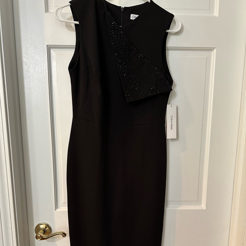 Black Sleeveless Sheath Dress